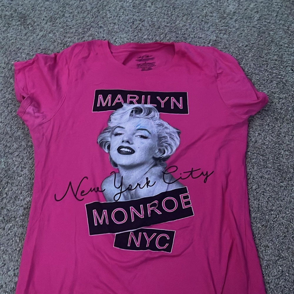 Pink tee
